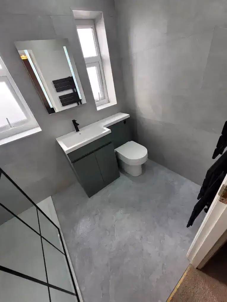 A bathroom designed and fitted by Bell and Son
