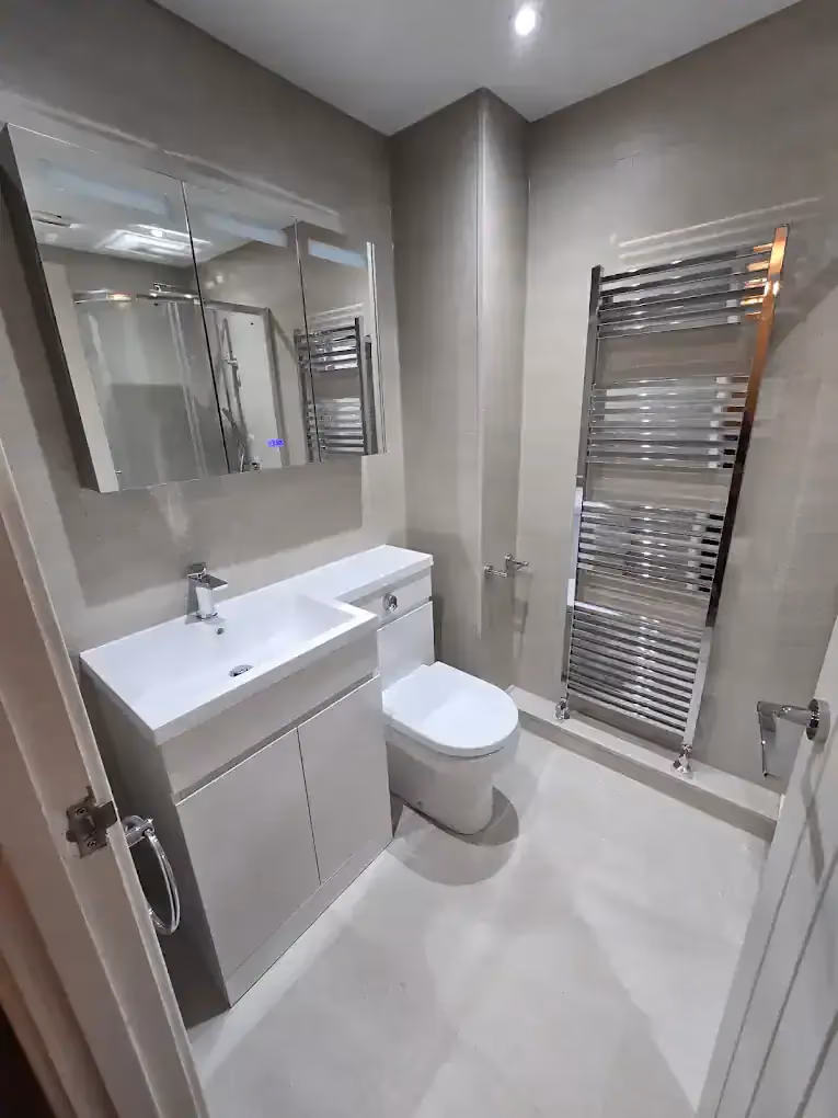 A bathroom designed and fitted by Bell and Son