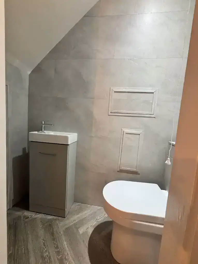 A bathroom designed and fitted by Bell and Son