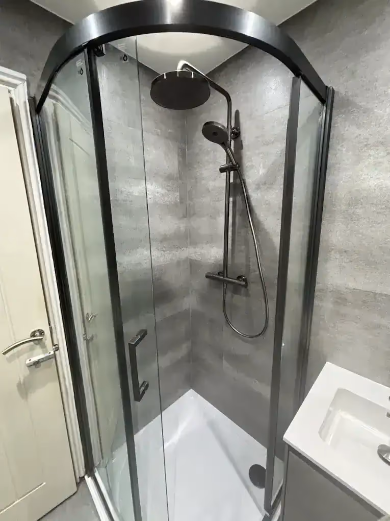 A bathroom designed and fitted by Bell and Son