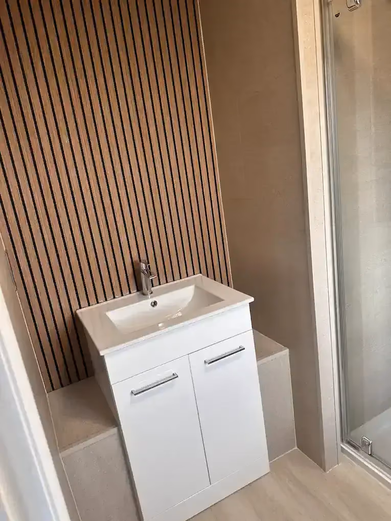 A bathroom designed and fitted by Bell and Son